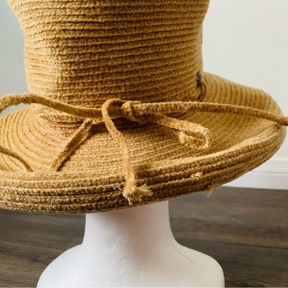 Scala hat - Picture 8 of 11